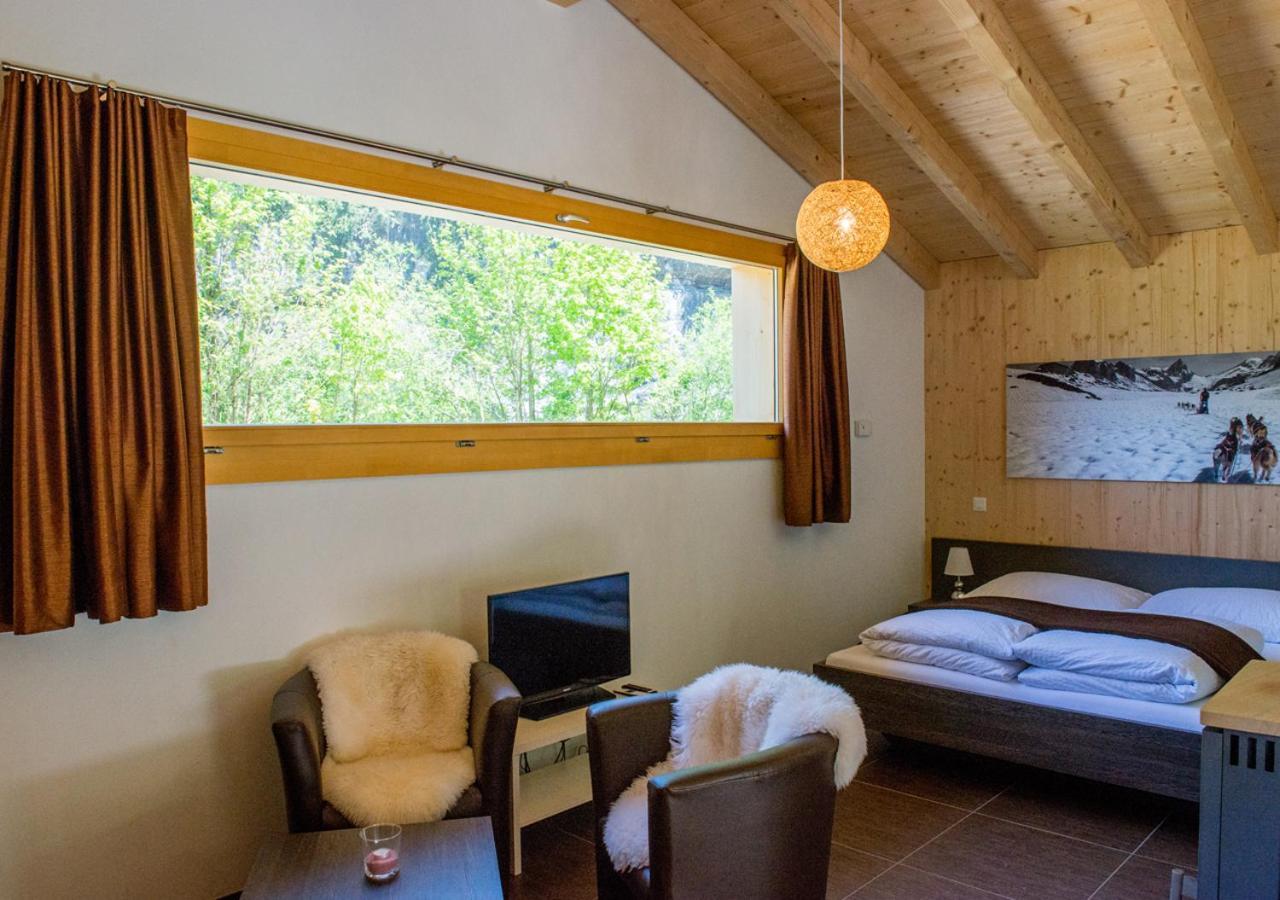 Huettenhotel Husky Lodge Muotathal Dış mekan fotoğraf