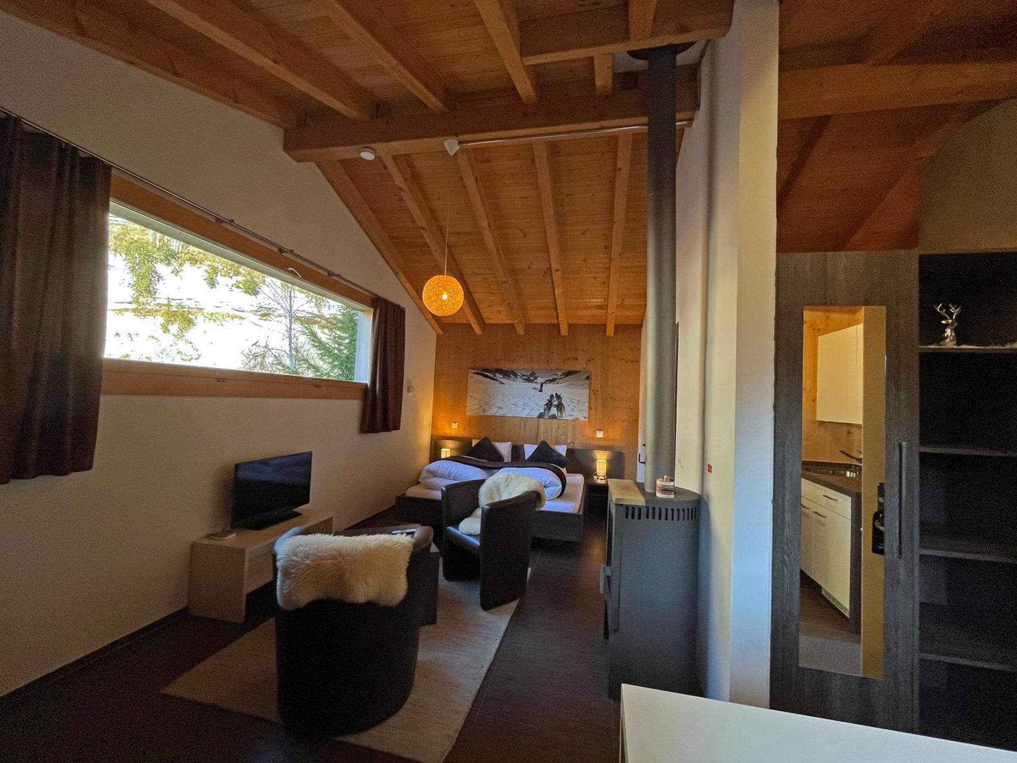Huettenhotel Husky Lodge Muotathal Dış mekan fotoğraf