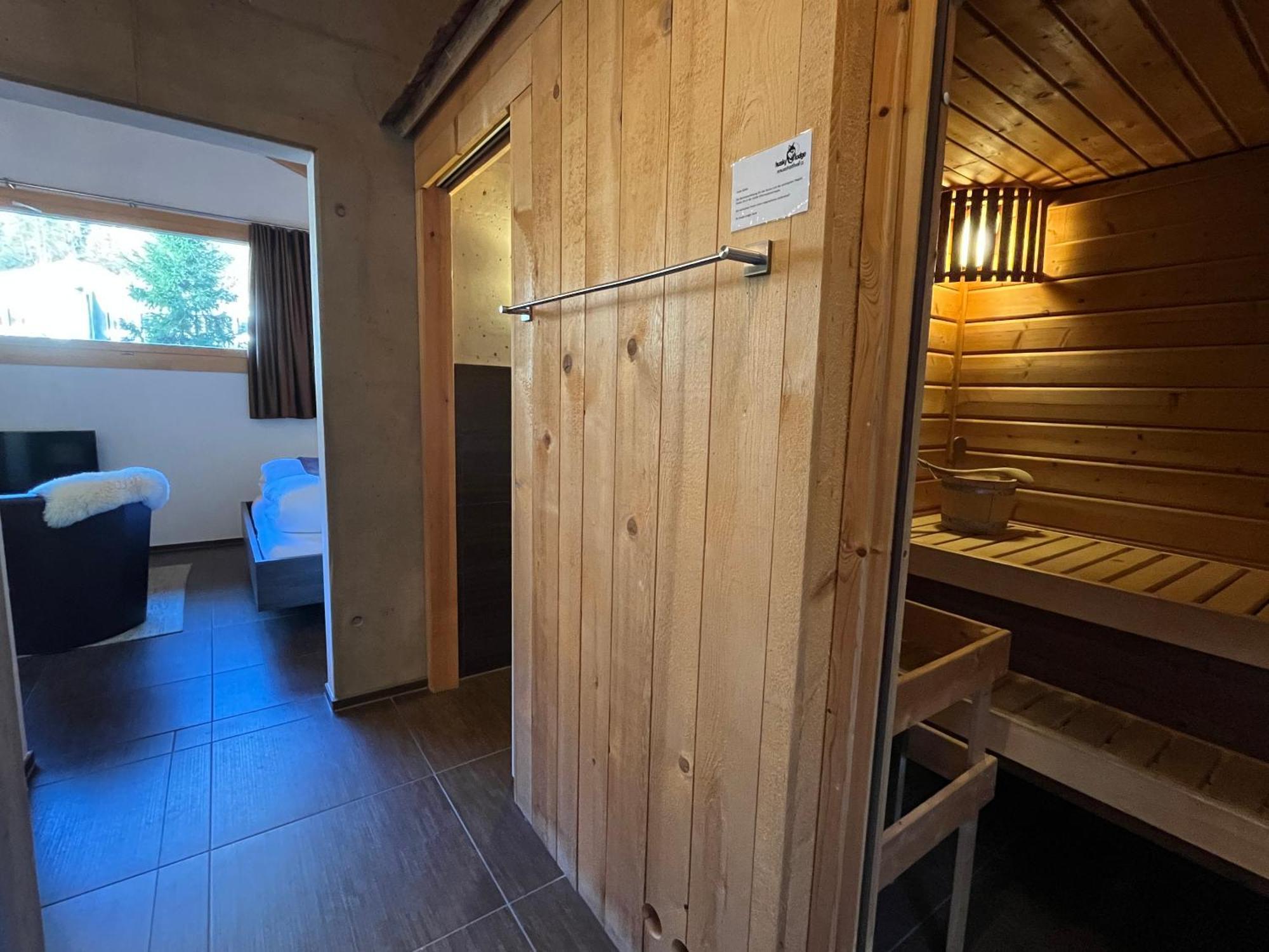 Huettenhotel Husky Lodge Muotathal Dış mekan fotoğraf