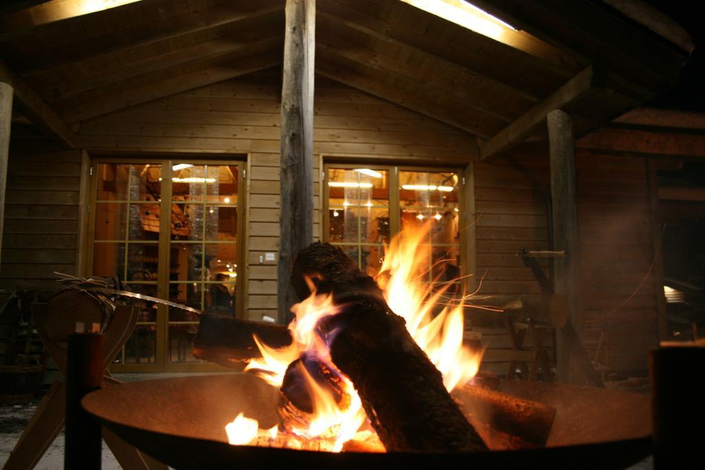 Huettenhotel Husky Lodge Muotathal Dış mekan fotoğraf